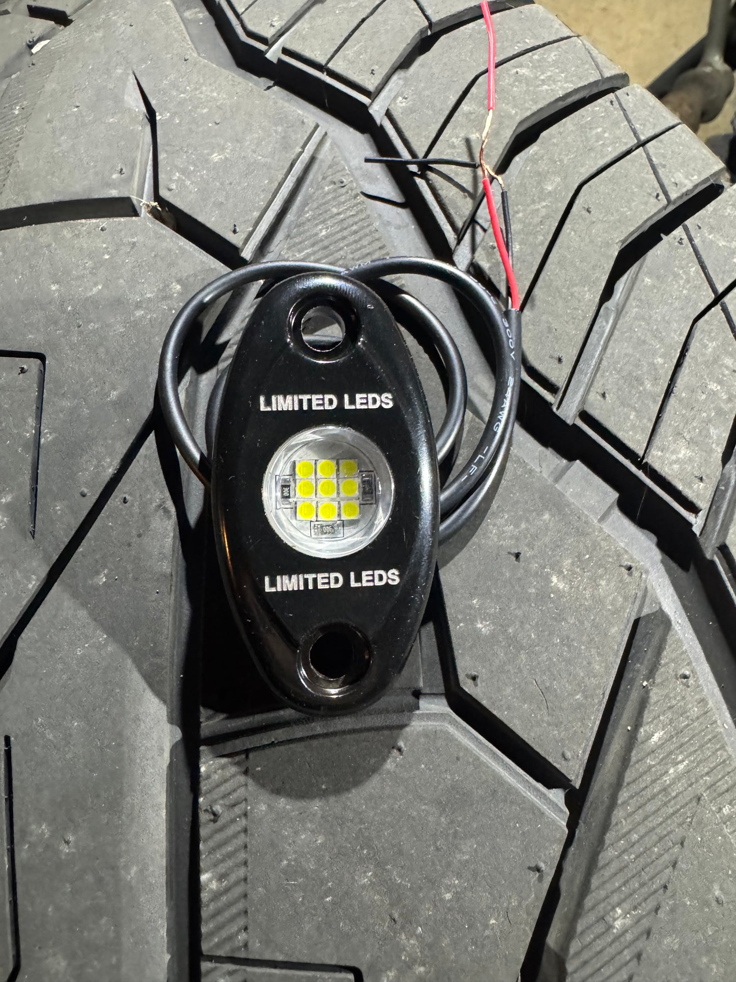 9 LED Pure White Rock Light